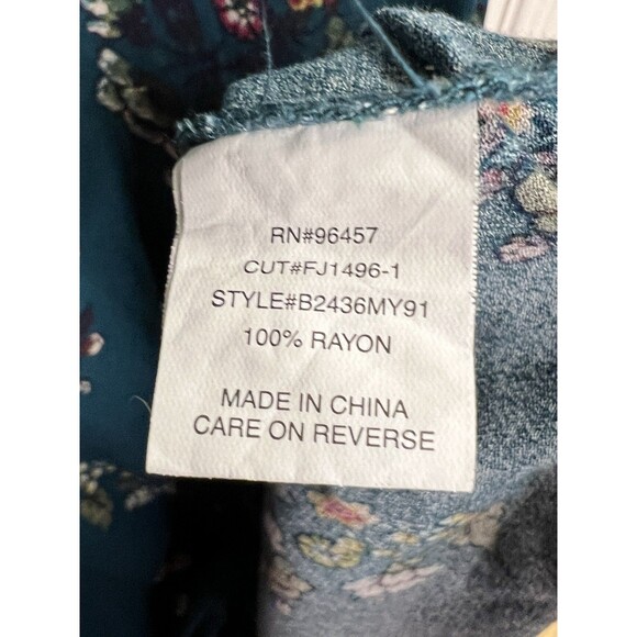 Eyeshadow Bell Sleeve Top, 2X, Rayon, Flowy, Cottagecore , Romantic , Floral - Picture 4 of 5